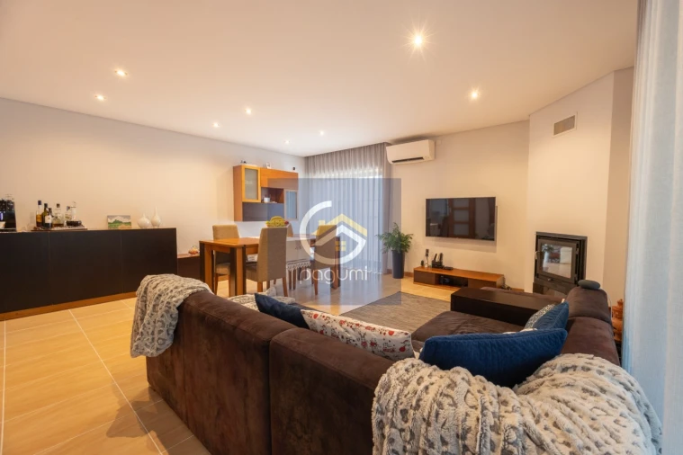 Moradia T3 para Venda em Lodares Foto 6