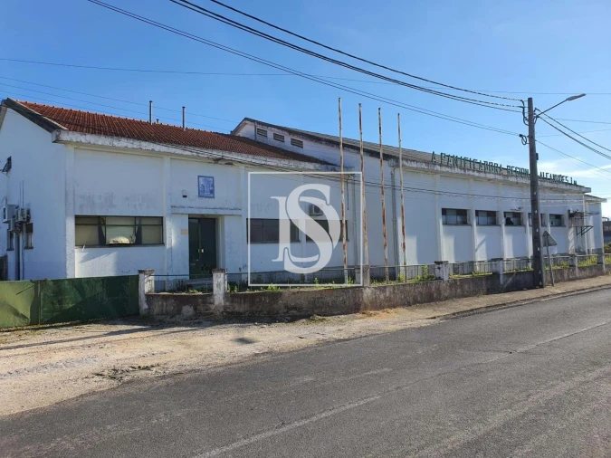 Armazém para Venda em Alcanhões