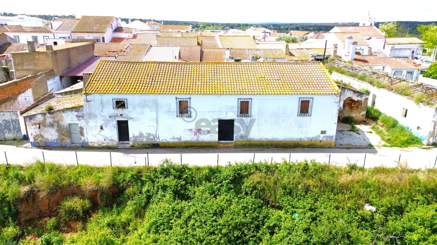 Armazém para Venda em Alvalade