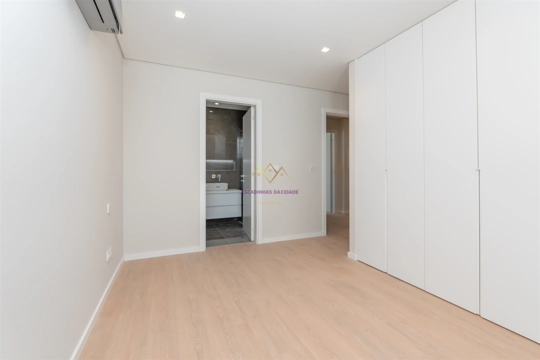 Moradia T4 para Venda em Alcabideche Foto 28