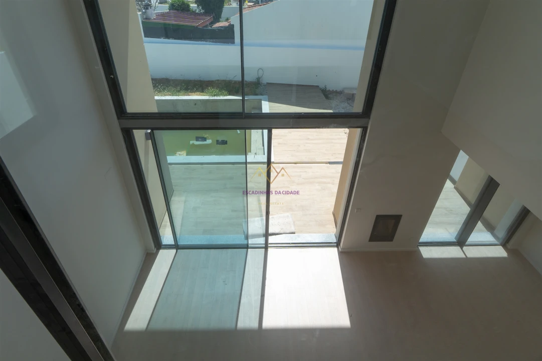 Moradia T4 para Venda em Alcabideche Foto 8