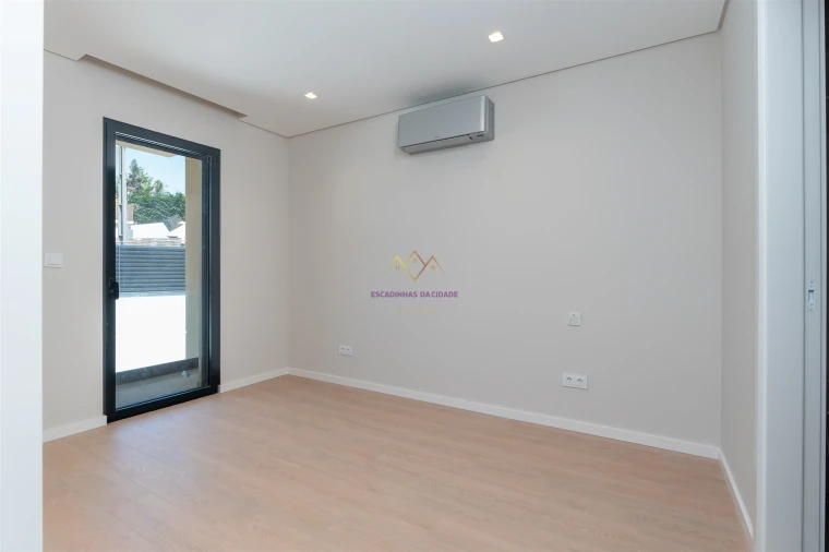 Moradia T4 para Venda em Alcabideche Foto 22