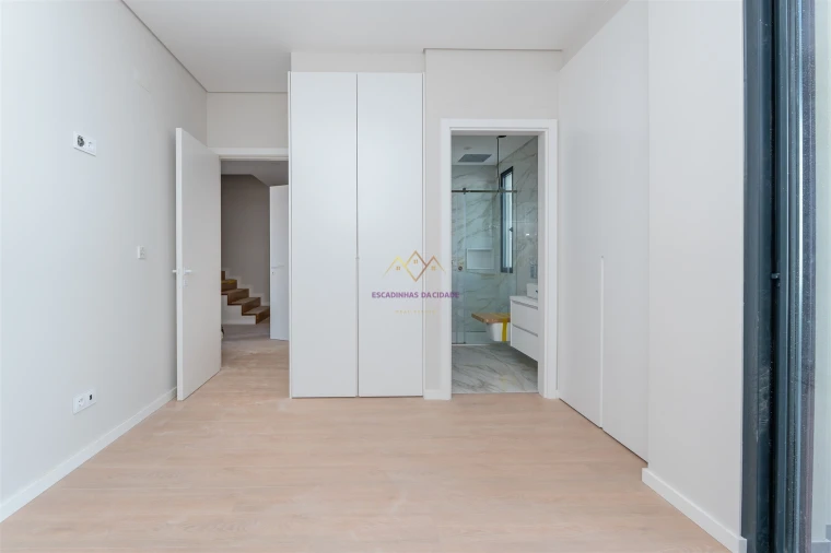 Moradia T4 para Venda em Alcabideche Foto 15