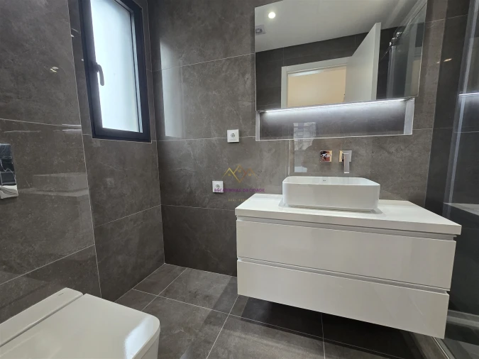 Moradia T4 para Venda em Alcabideche Foto 48