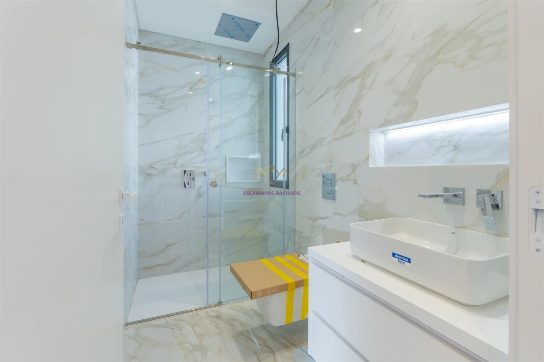 Moradia T4 para Venda em Alcabideche Foto 18