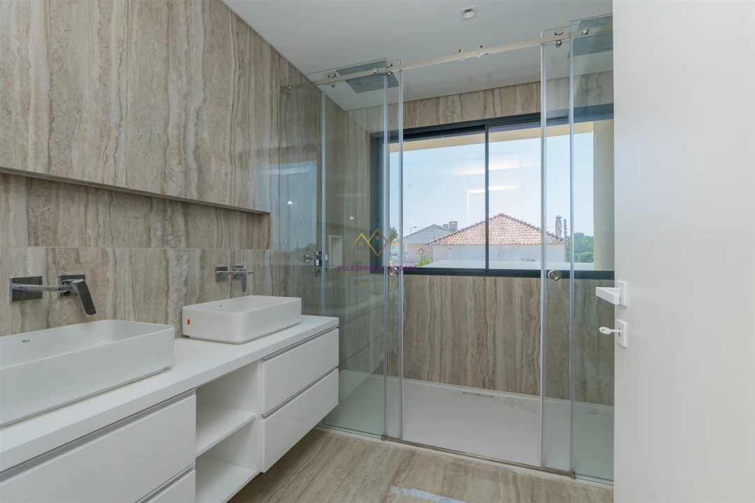 Moradia T4 para Venda em Alcabideche Foto 17