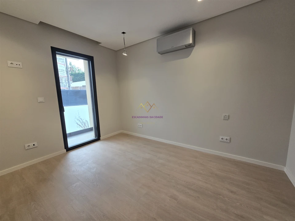 Moradia T4 para Venda em Alcabideche Foto 47