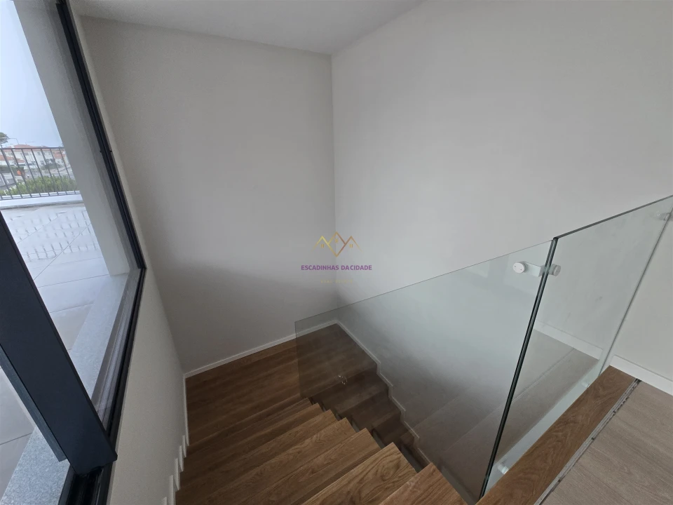 Moradia T4 para Venda em Alcabideche Foto 45