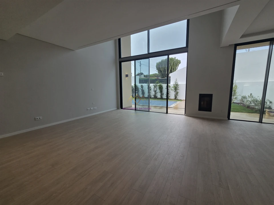 Moradia T4 para Venda em Alcabideche Foto 57