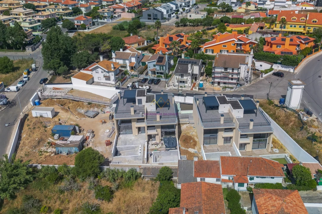 Moradia T4 para Venda em Alcabideche Foto 39