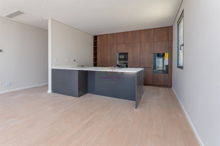 Moradia T4 para Venda em Alcabideche Foto 8