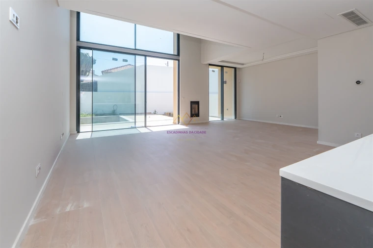 Moradia T4 para Venda em Alcabideche Foto 14