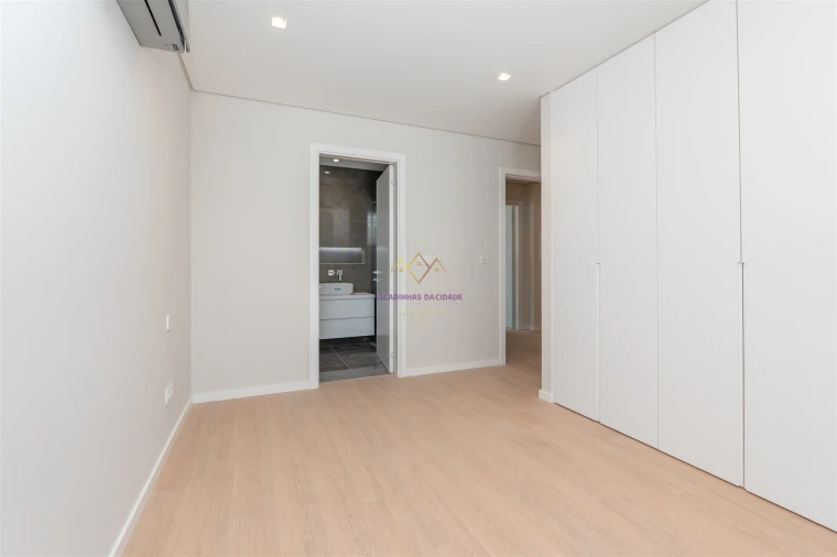 Moradia T4 para Venda em Alcabideche Foto 26