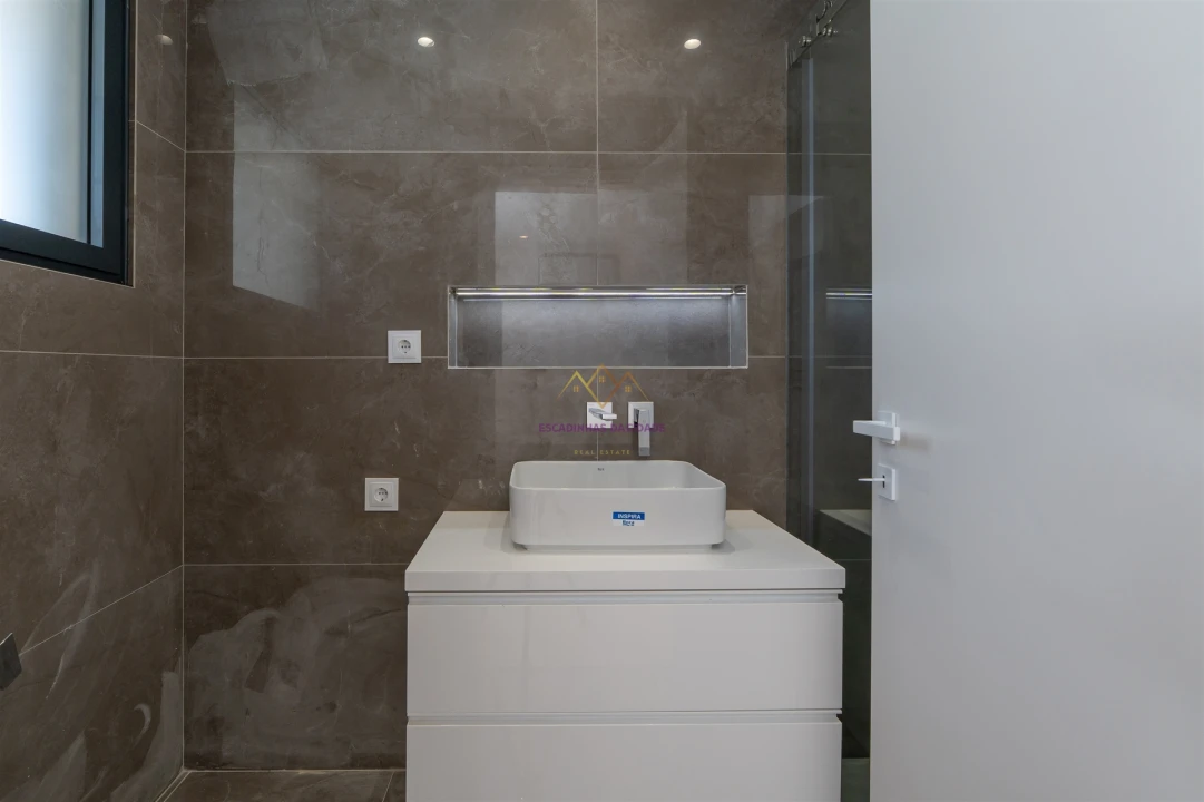 Moradia T4 para Venda em Alcabideche Foto 32