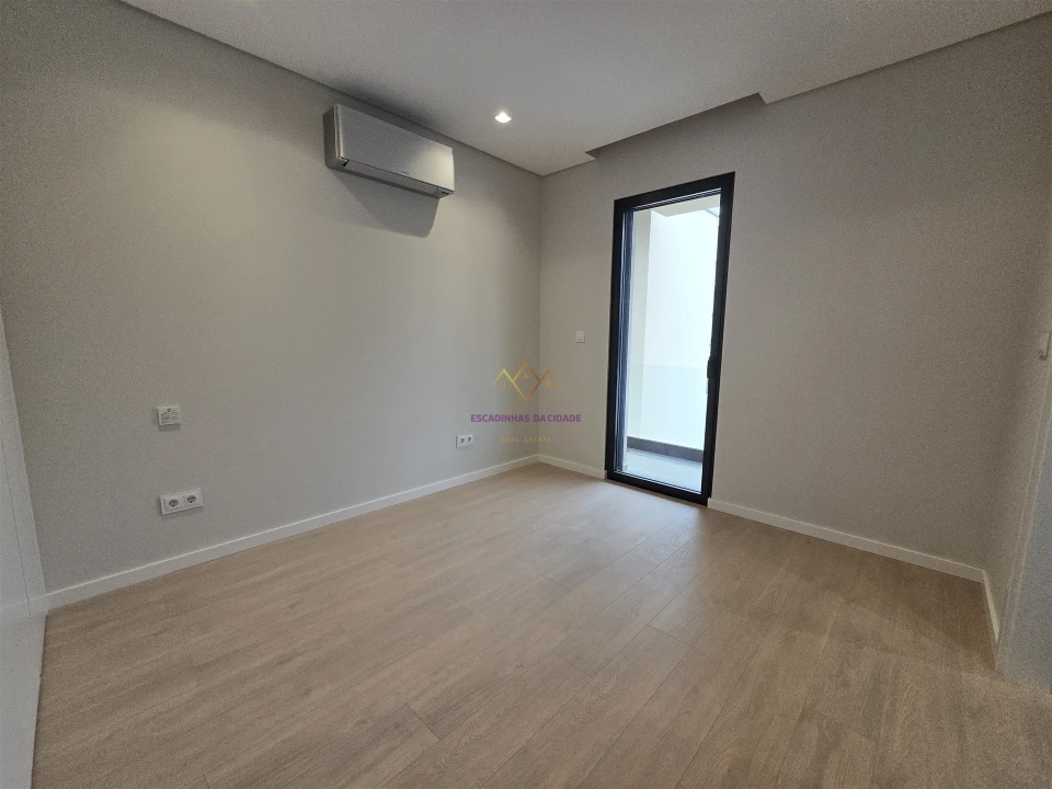 Moradia T4 para Venda em Alcabideche Foto 44