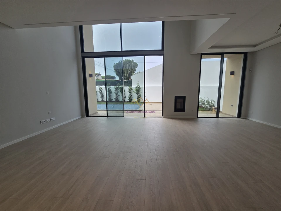 Moradia T4 para Venda em Alcabideche Foto 53