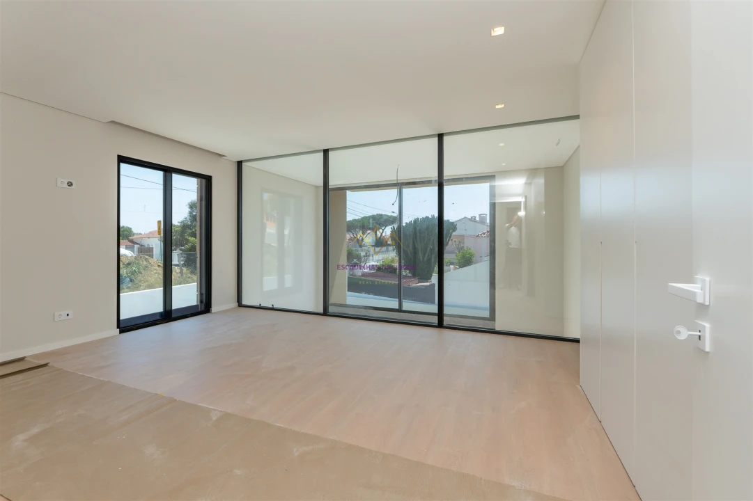 Moradia T4 para Venda em Alcabideche Foto 10