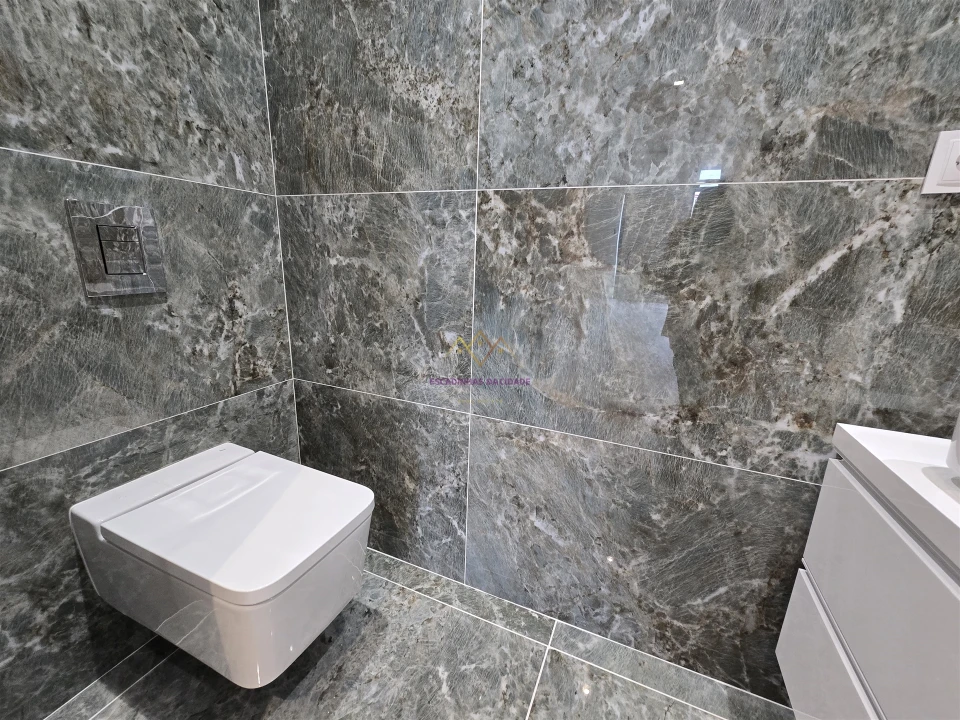 Moradia T4 para Venda em Alcabideche Foto 49