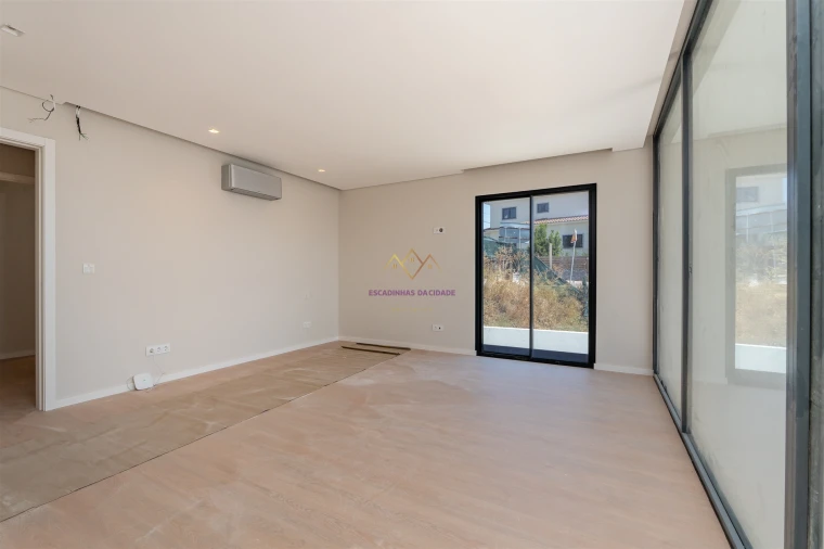 Moradia T4 para Venda em Alcabideche Foto 25