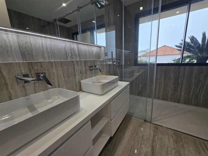 Moradia T4 para Venda em Alcabideche Foto 46