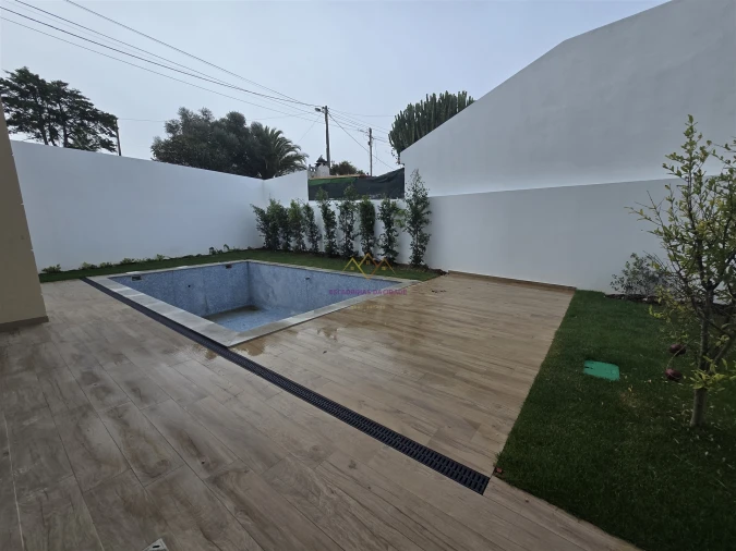 Moradia T4 para Venda em Alcabideche Foto 59