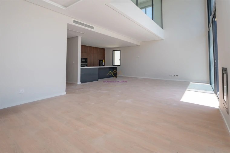 Moradia T4 para Venda em Alcabideche Foto 17