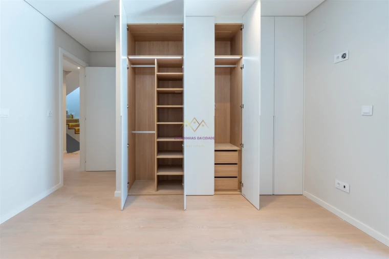 Moradia T4 para Venda em Alcabideche Foto 27