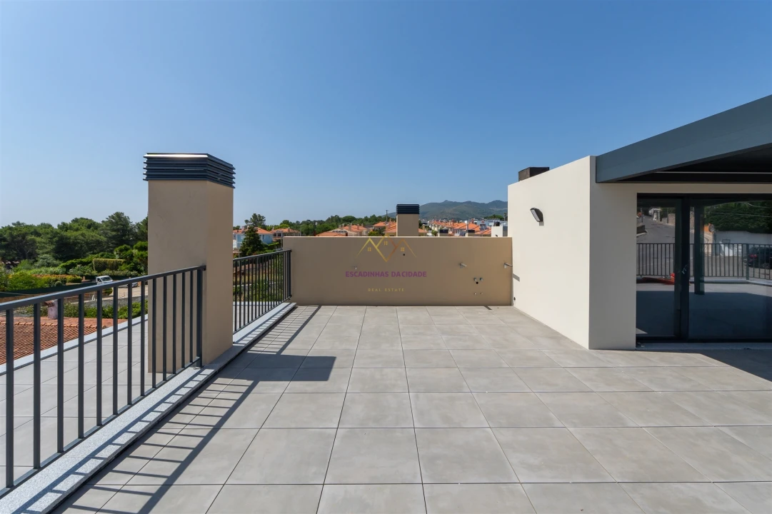 Moradia T4 para Venda em Alcabideche Foto 8