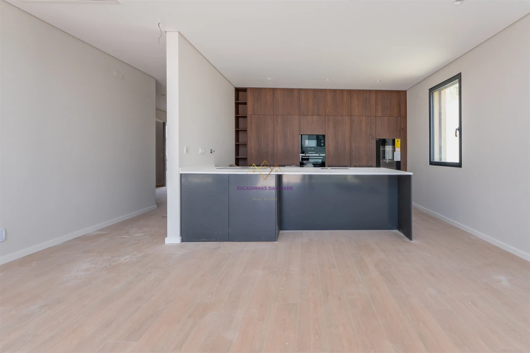 Moradia T4 para Venda em Alcabideche Foto 13