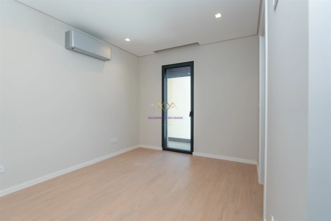 Moradia T4 para Venda em Alcabideche Foto 31