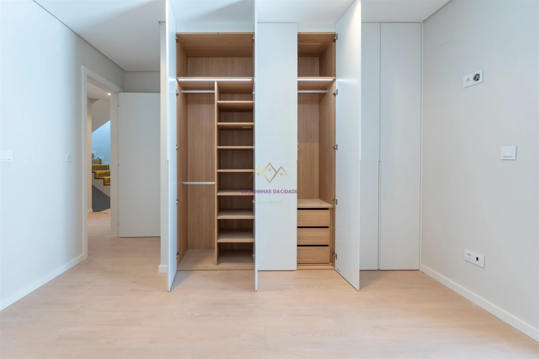 Moradia T4 para Venda em Alcabideche Foto 27