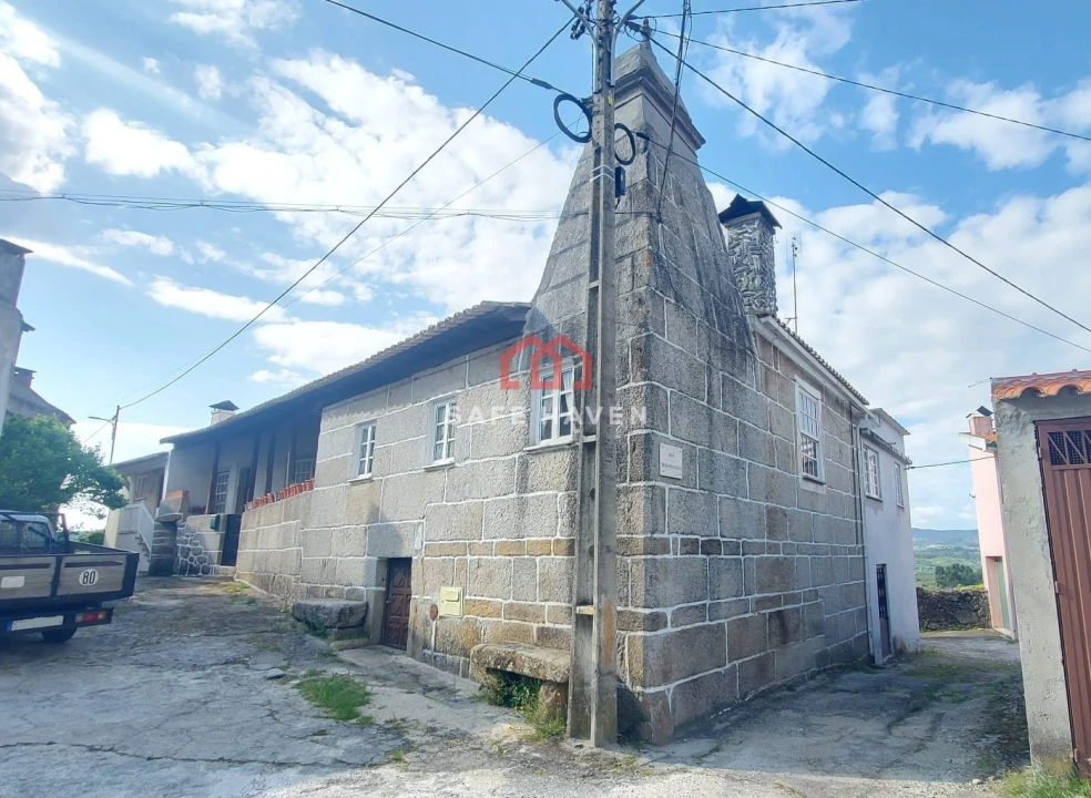 Moradia T4 para Venda em Cativelos Foto 1