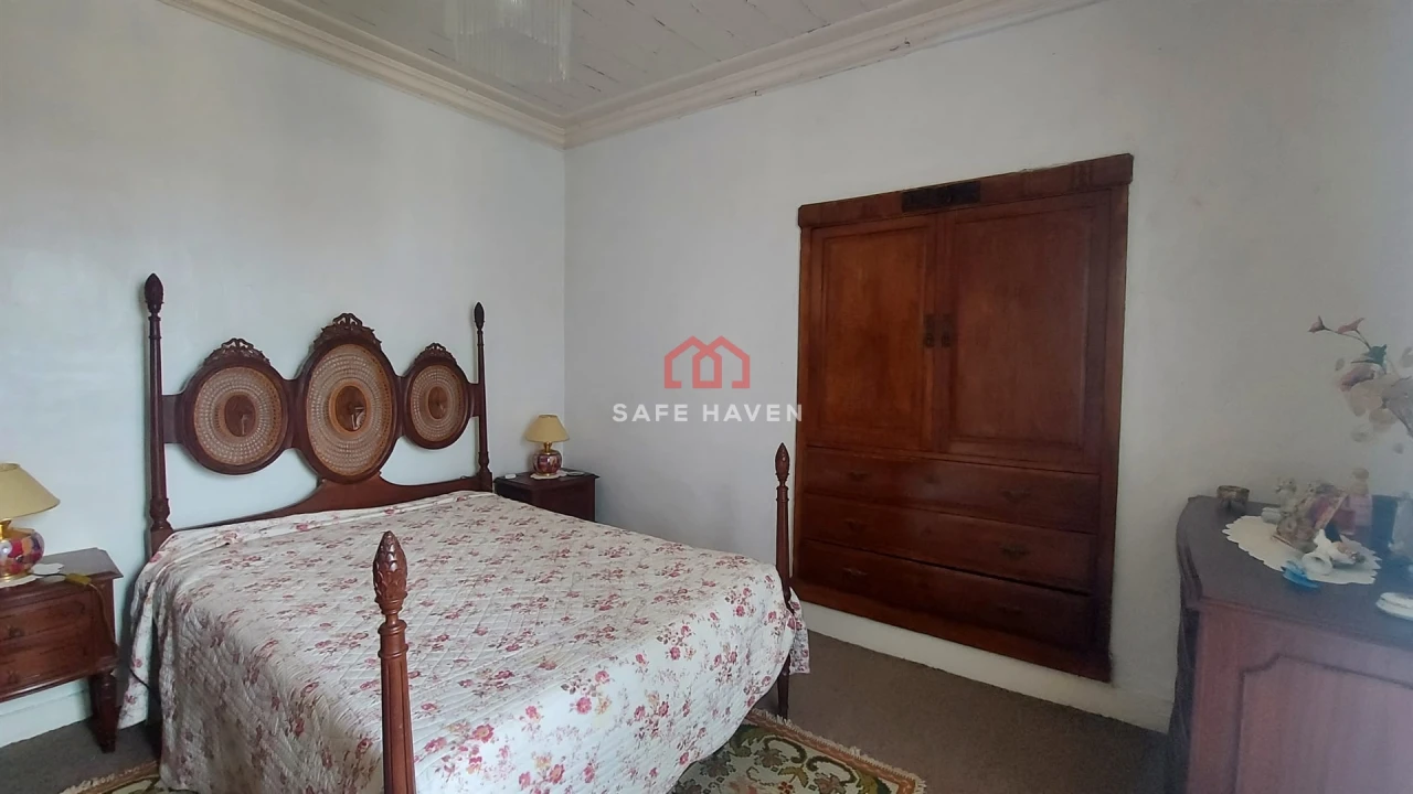 Moradia T4 para Venda em Cativelos Foto 9