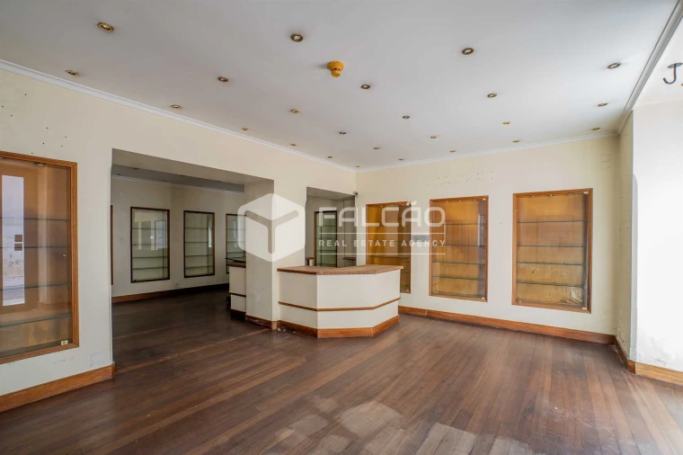 Loja para Arrendamento em Marvila, Ribeira Santarém, São Salvador, São Nicolau Foto 4