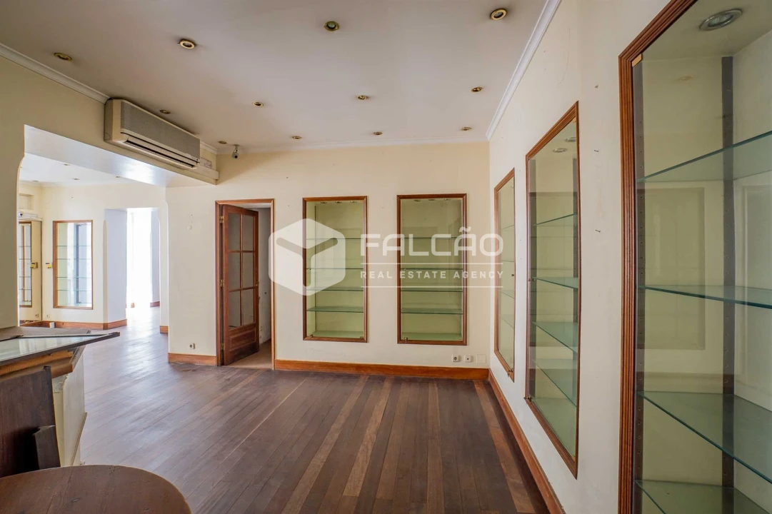 Loja para Arrendamento em Marvila, Ribeira Santarém, São Salvador, São Nicolau Foto 8