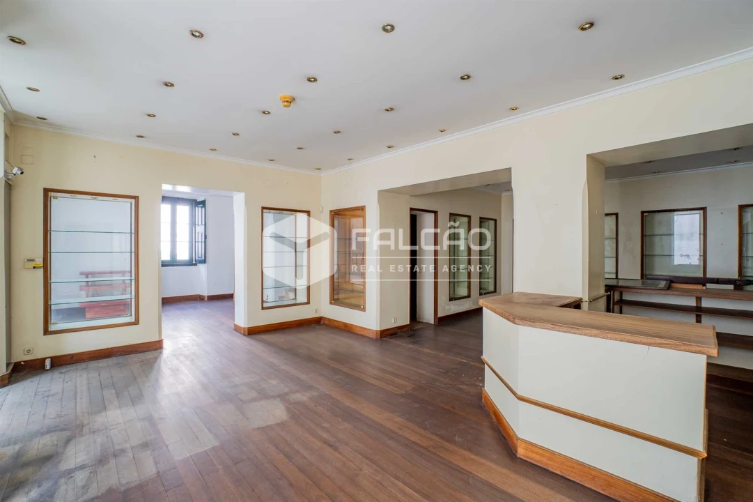 Loja para Arrendamento em Marvila, Ribeira Santarém, São Salvador, São Nicolau Foto 6