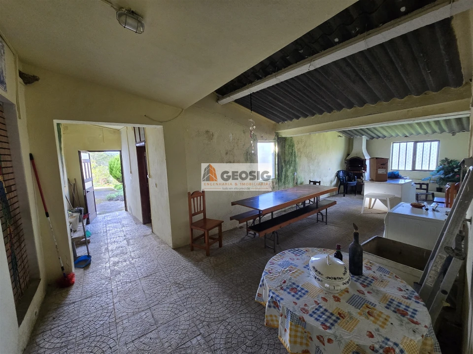 Quinta T4 para Venda em São Barnabe Foto 11