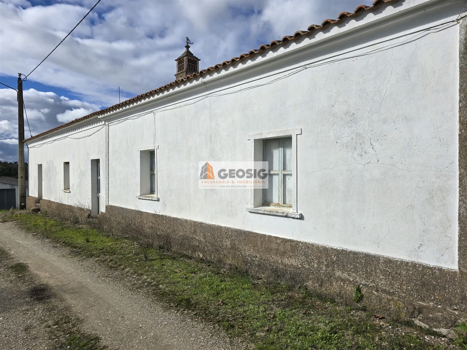 Quinta T4 para Venda em São Barnabe Foto 3