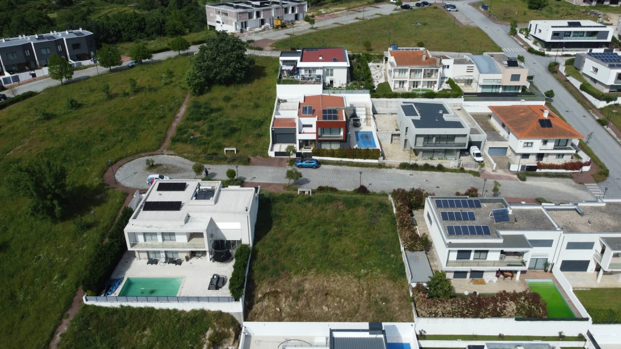 Terreno para Venda em Teixoso e Sarzedo Foto 6