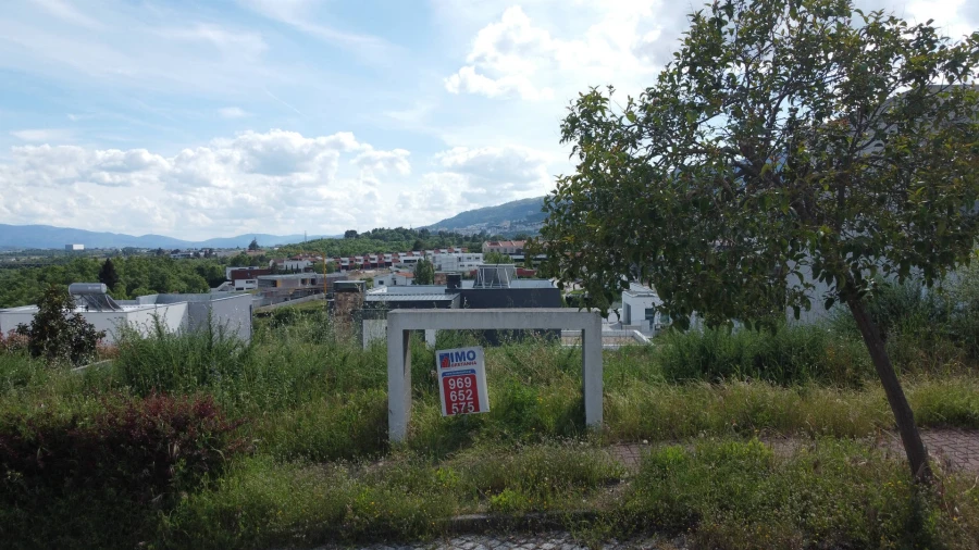 Terreno para Venda em Teixoso e Sarzedo Foto 3