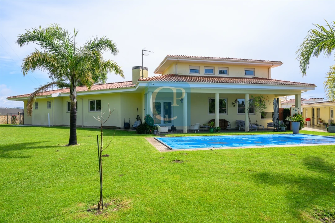 Moradia T5 para Venda em Modivas Foto 19