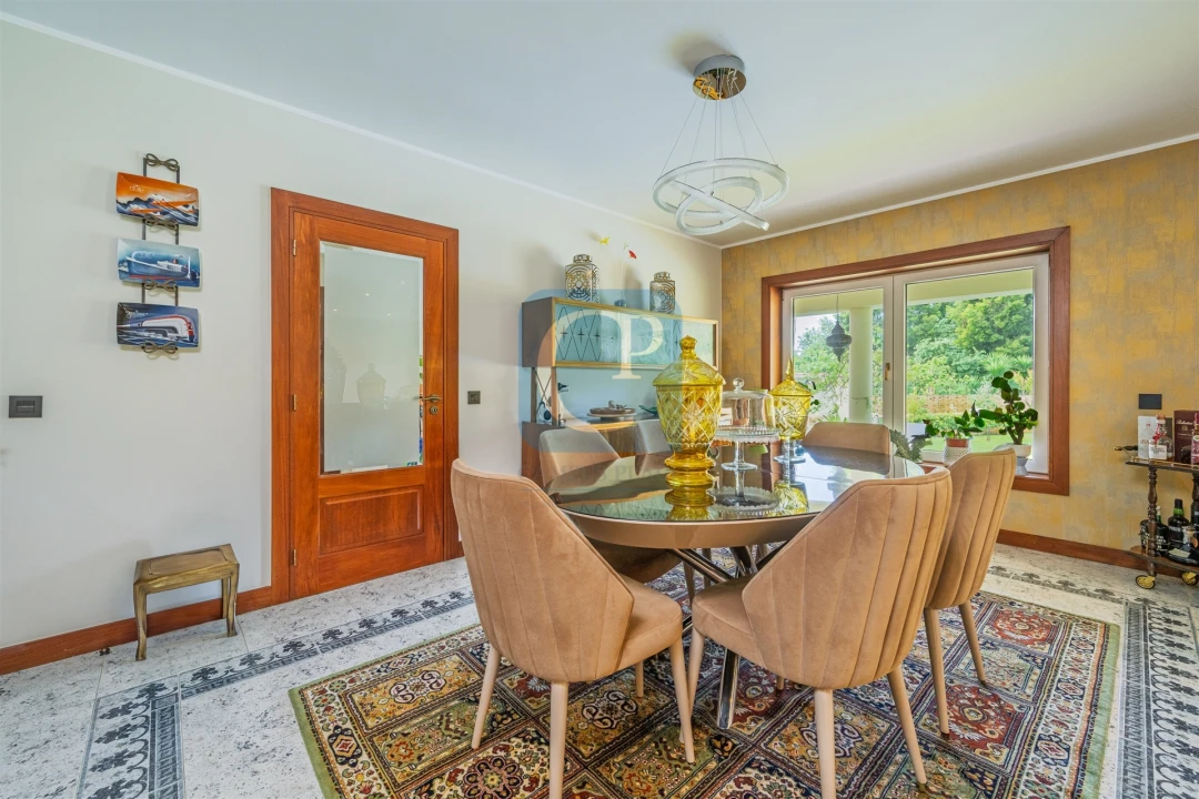 Moradia T5 para Venda em Modivas Foto 9