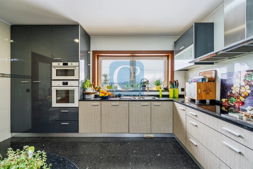 Moradia T5 para Venda em Modivas Foto 6