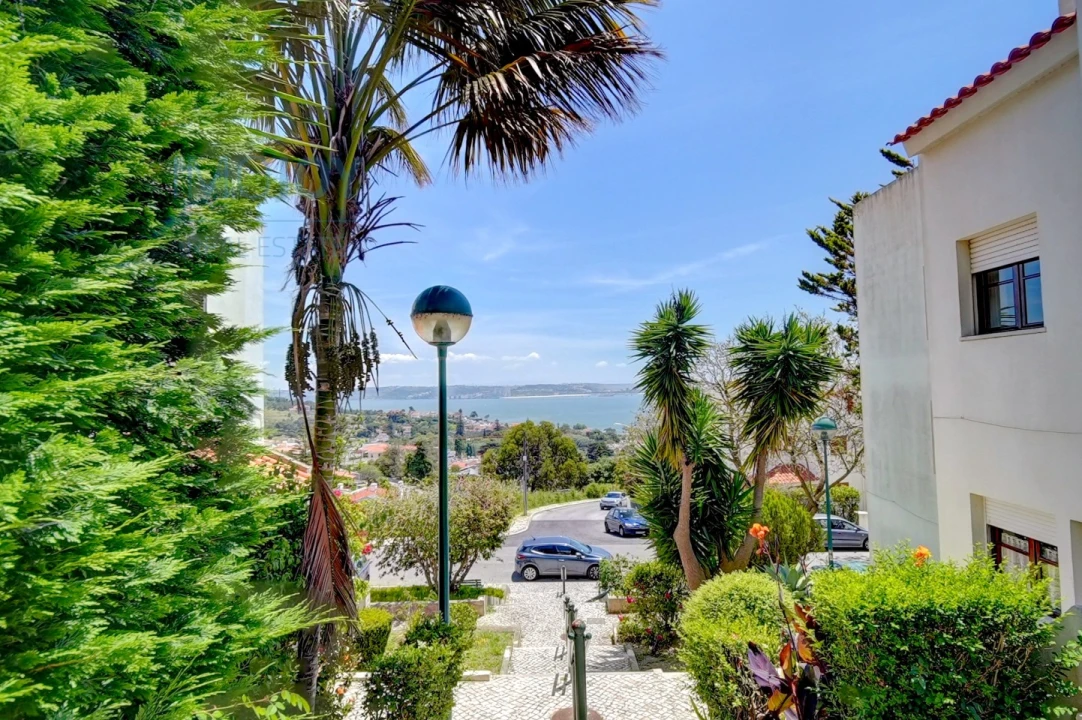 Moradia T3 para Venda em Oeiras e São Julião da Barra, Paço de Arcos e Caxias Foto 1