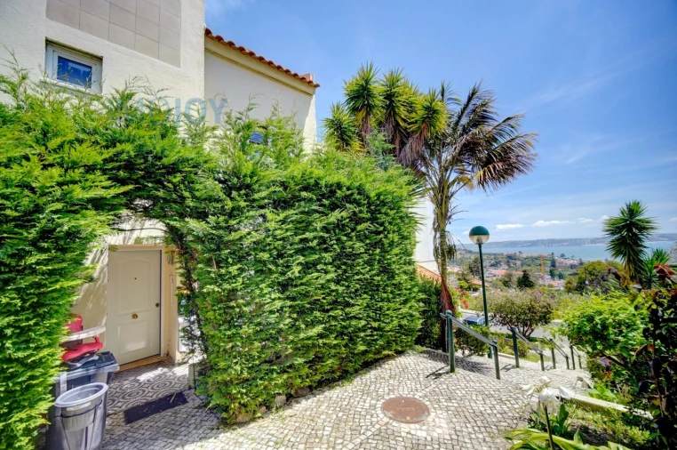 Moradia T3 para Venda em Oeiras e São Julião da Barra, Paço de Arcos e Caxias Foto 2