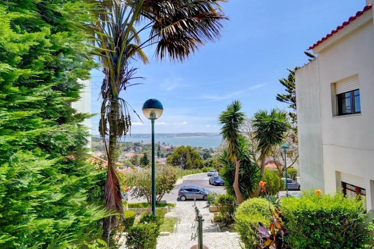 Moradia T3 para Venda em Oeiras e São Julião da Barra, Paço de Arcos e Caxias Foto 1