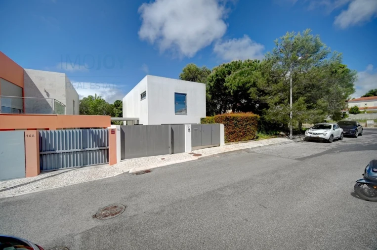 Moradia T4 para Venda em Cascais e Estoril Foto 32