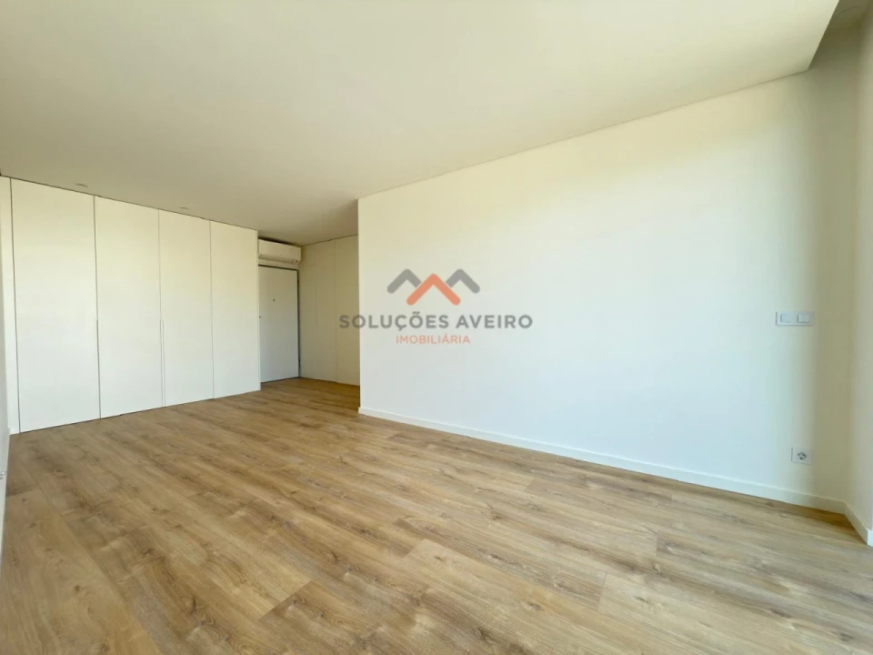 Apartamento T2 para Venda em Esgueira Foto 8