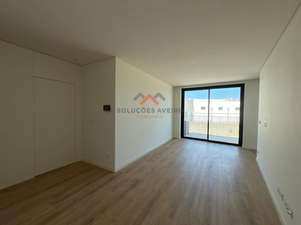 Apartamento T2 para Venda em Esgueira Foto 5