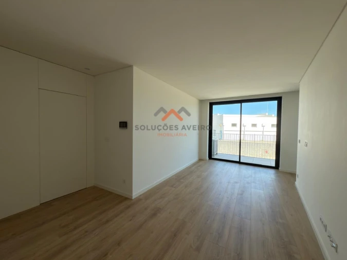 Apartamento T2 para Venda em Esgueira Foto 5
